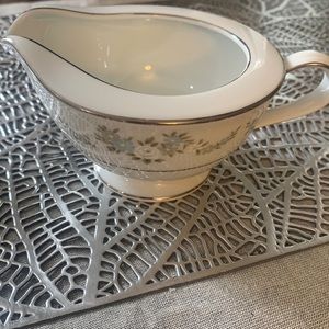 Noritake Japan 6676 Leonore Like new